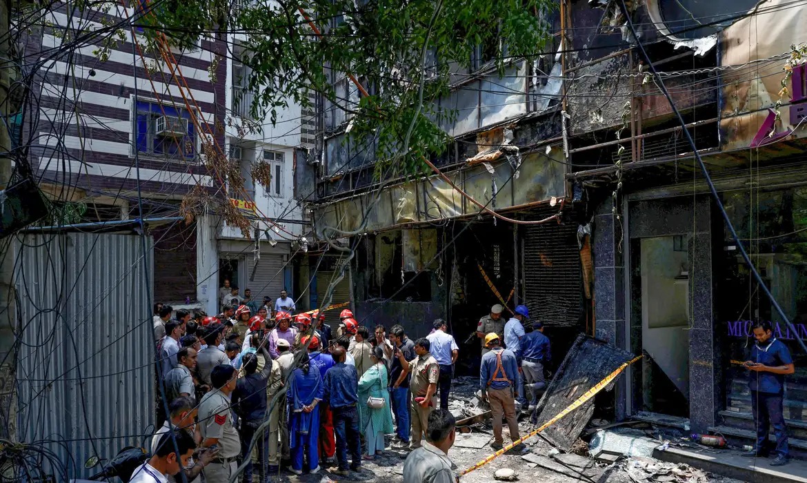 Incêndio causa mortes em Nova Delhi