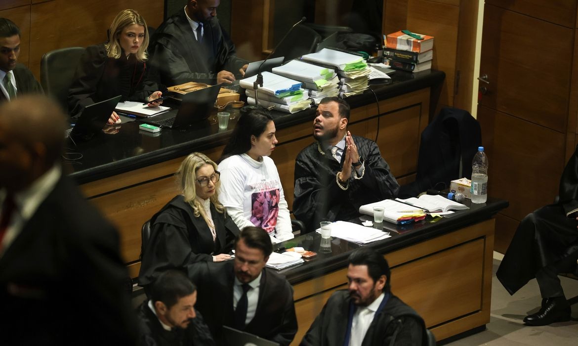 Provas são debatidas no Caso Henry